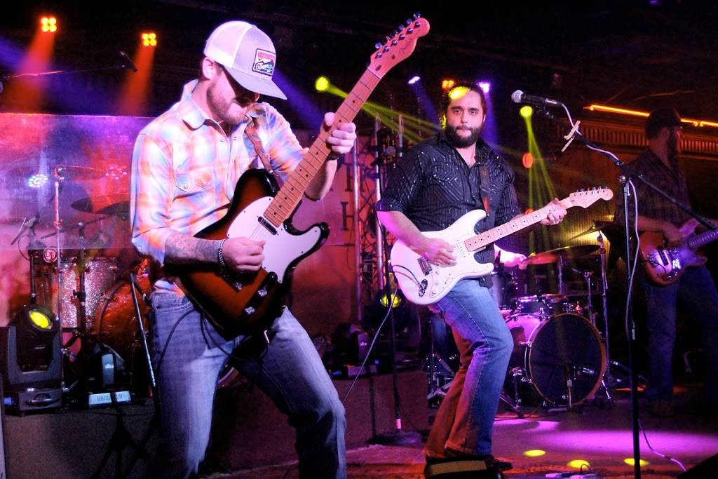 Thirsty Horse Dance Hall & Saloon | restaurant | 2335 NW Military Hwy, San Antonio, TX 78231, USA | 2103481513 OR +1 210-348-1513