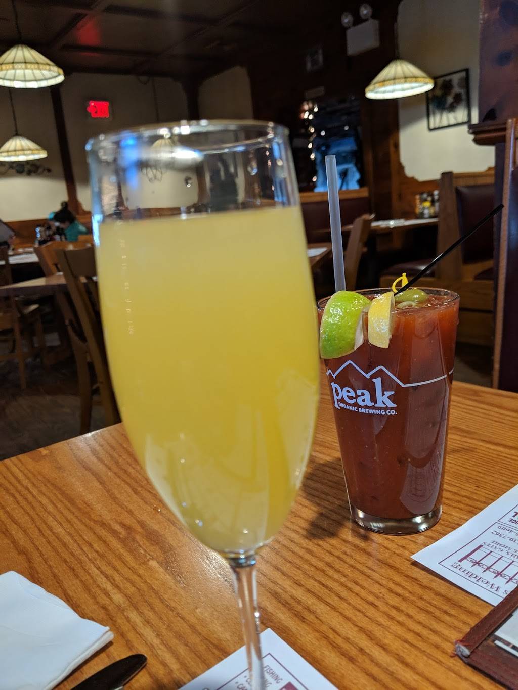 Wood River Inn | night club | 1139 Main St, Wyoming, RI 02898, USA | 4015399800 OR +1 401-539-9800