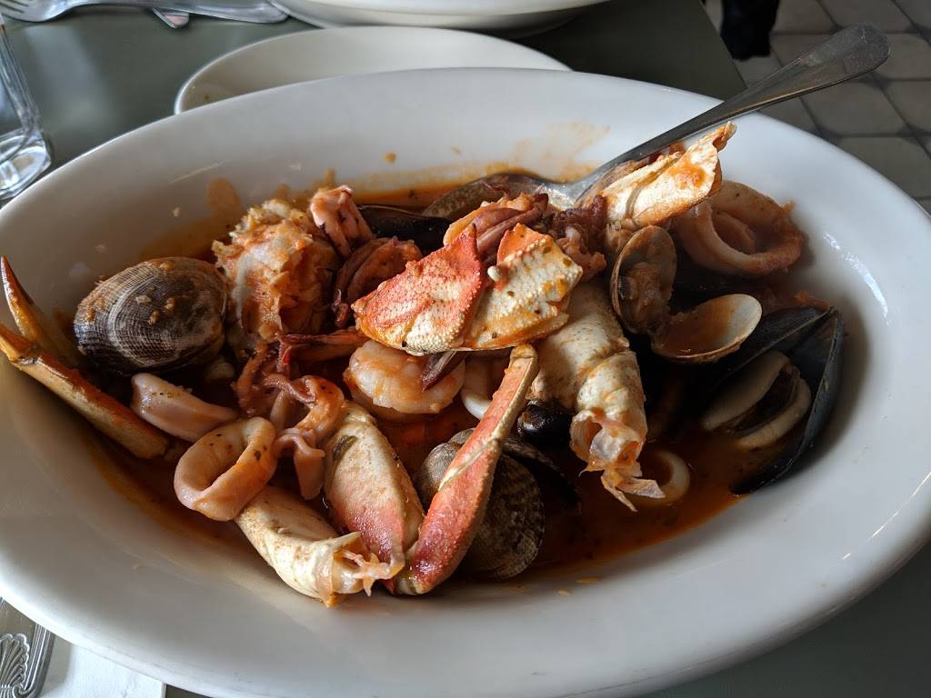 Aliotos | restaurant | 8 Fishermans Wharf, San Francisco, CA 94133, USA | 4156730183 OR +1 415-673-0183