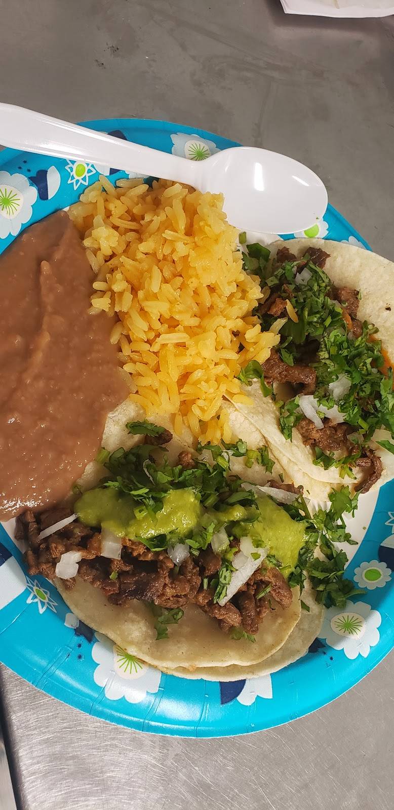 Lidias taco truck | restaurant | 5202 E Pine St, Tulsa, OK 74115, USA | 9184022364 OR +1 918-402-2364