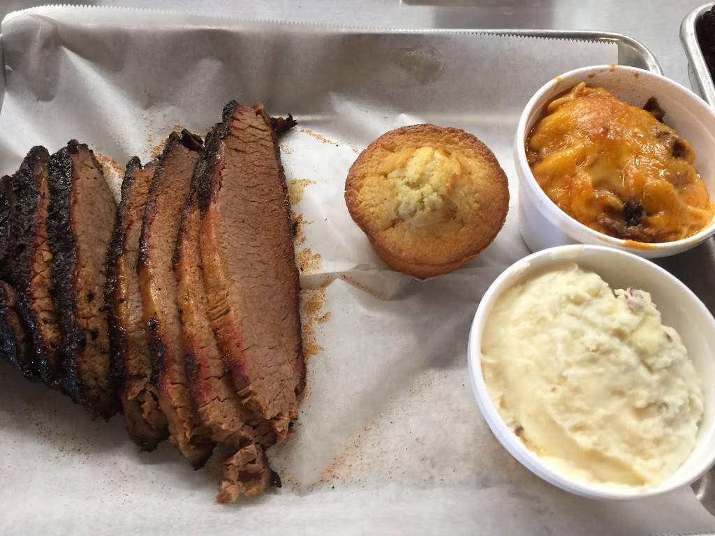 Big Eds BBQ & Bar | restaurant | 4030 Northpoint Blvd, Waukegan, IL 60085, USA | 8474735333 OR +1 847-473-5333