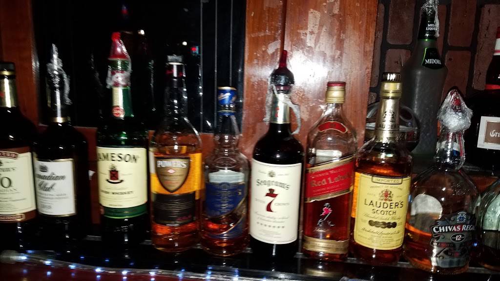 Bada Brew Bar & Grill | restaurant | 802 Theodore St, Crest Hill, IL 60403, USA | 8157263401 OR +1 815-726-3401