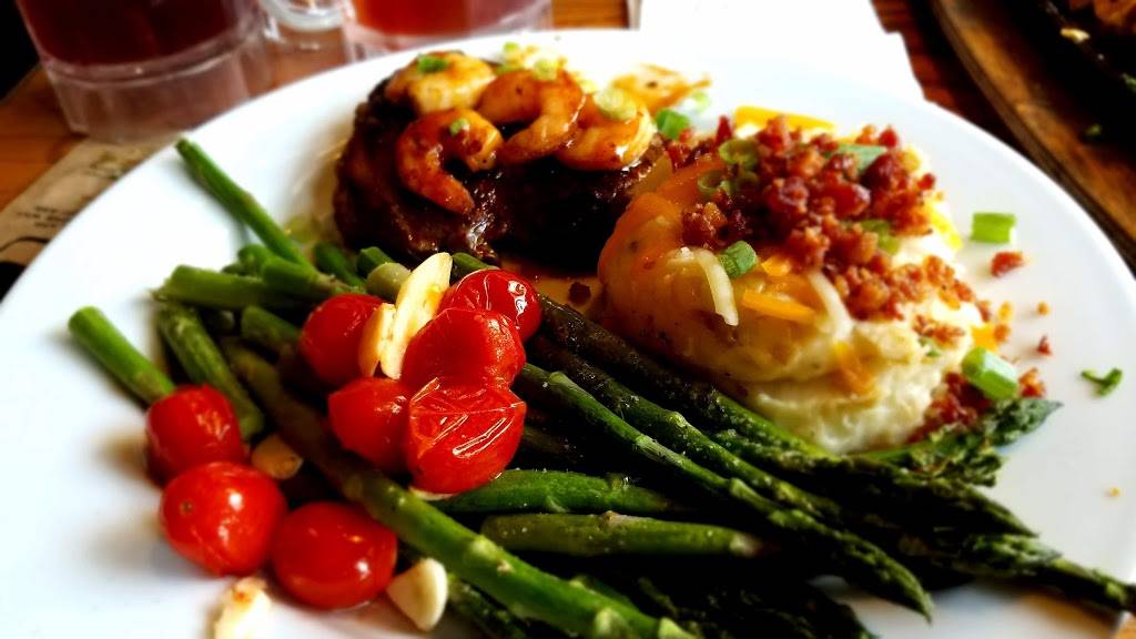 Chilis Grill & Bar | meal takeaway | 499 E Alessandro Blvd, Riverside, CA 92508, USA | 9517760952 OR +1 951-776-0952