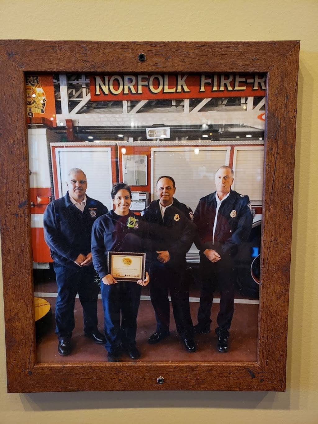 Mission bbq | restaurant | 1511 Premium Outlet Boulevard, Norfolk, VA 23502, USA | 8188534200 OR +1 818-853-4200