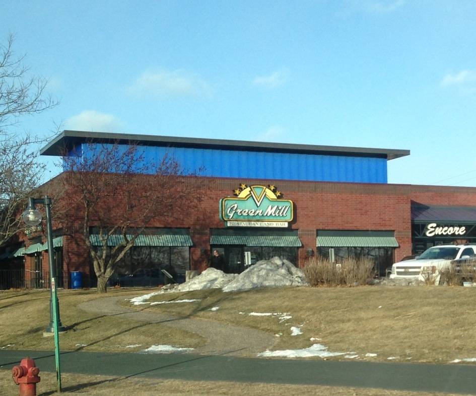Green Mill Restaurant & Bar | restaurant | 8266 Commonwealth Dr, Eden Prairie, MN 55344, USA | 9529443000 OR +1 952-944-3000