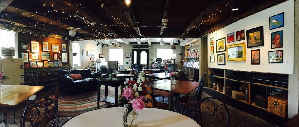 Bramhalls Country Store | meal takeaway | 2 Sandwich Rd, Plymouth, MA 02360, USA | 5087461844 OR +1 508-746-1844