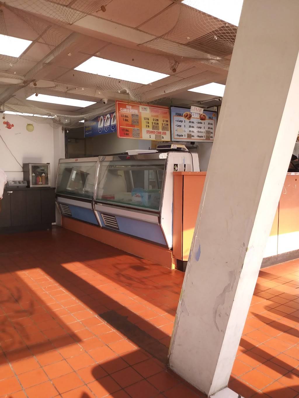 Nemo Seafood | restaurant | 6711 Marlboro Pike, Forestville, MD 20747, USA | 3015686104 OR +1 301-568-6104