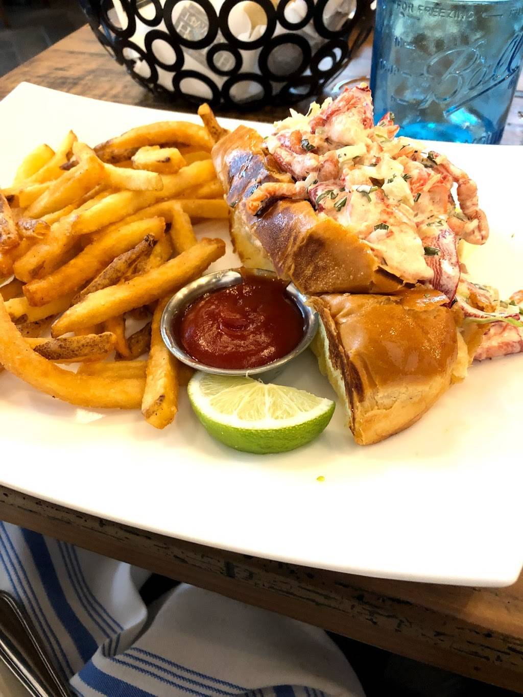 Blackwall Hitch | restaurant | 700 E Pratt St, Baltimore, MD 21202, USA | 4437597176 OR +1 443-759-7176