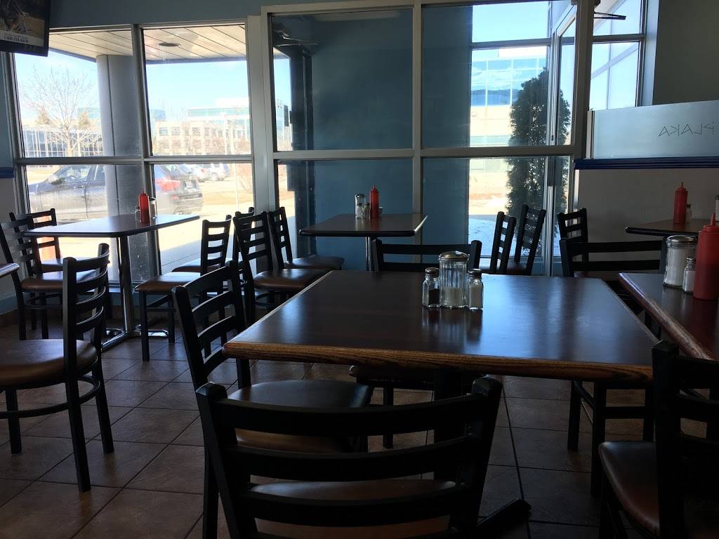 Plaka Restaurant | restaurant | 2601 Matheson Blvd E, Mississauga, ON L4W 5A8, Canada | 9056259437 OR +1 905-625-9437