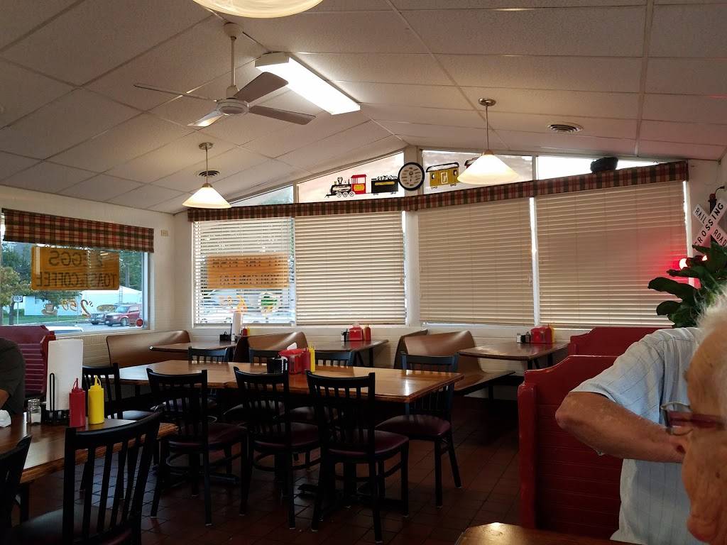 Burger Hut | restaurant | 745 N Union Ave, Alliance, OH 44601, USA | 3308234099 OR +1 330-823-4099