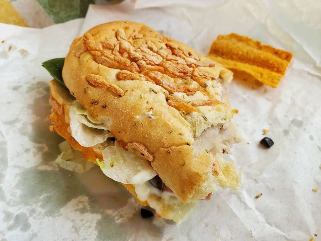 Subway | meal takeaway | 3649 10400 S Suite 101, South Jordan, UT 84065, USA | 8014464375 OR +1 801-446-4375