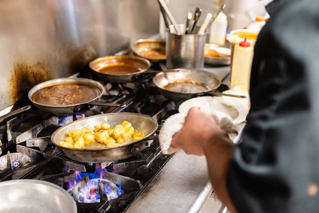 Voleos Seafood Restaurant | restaurant | 5134 Nunez, Lafitte, LA 70067, USA | 5046892482 OR +1 504-689-2482