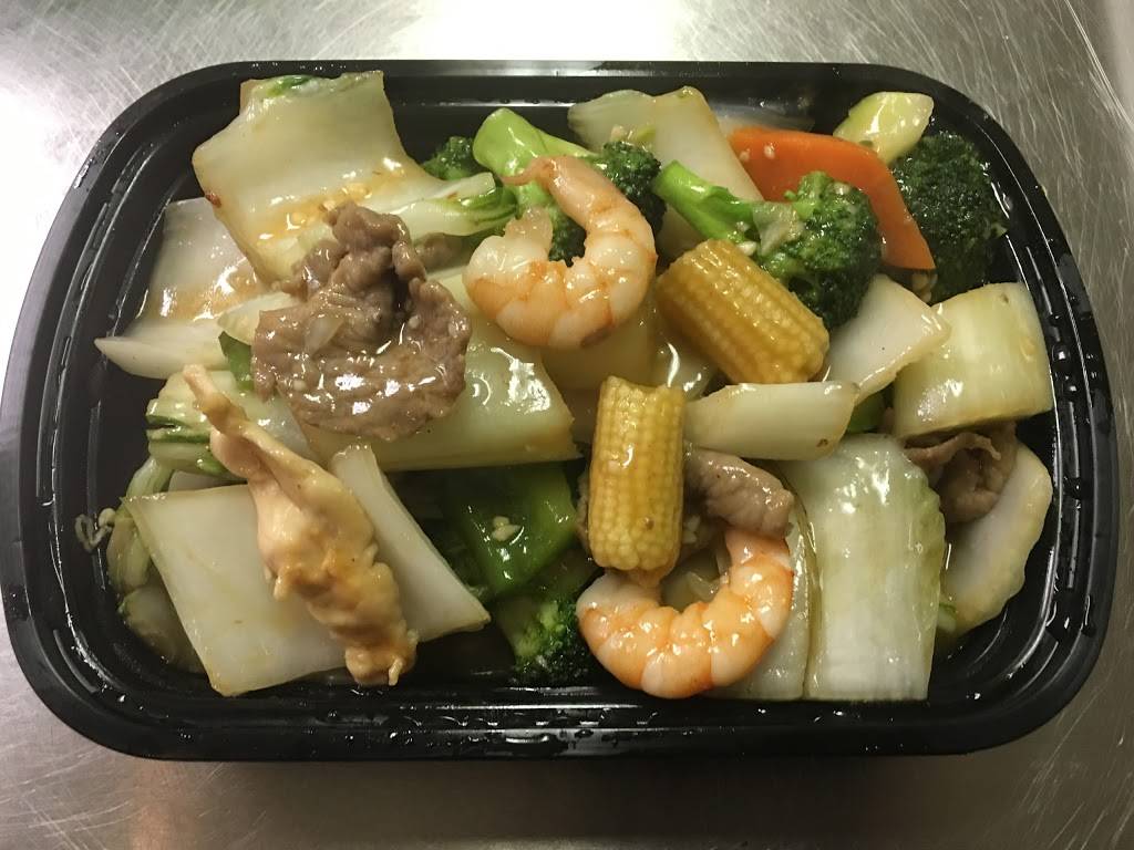 Lantern Chinese Take Out | restaurant | 3650 Lobsinger Line, St. Clements, ON N0B 2M0, Canada | 5196990888 OR +1 519-699-0888