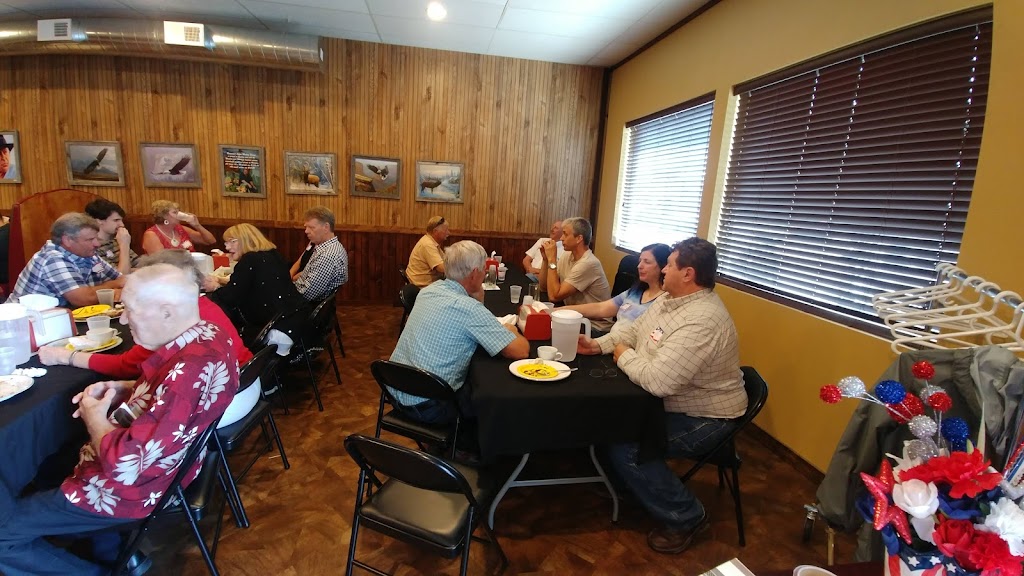 Roosters | restaurant | 221 S 5th St, Menno, SD 57045, USA | 6053875558 OR +1 605-387-5558