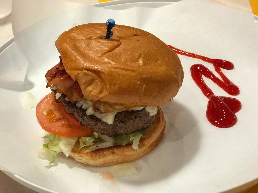 Chapps Burgers (Green Oaks & Hwy 360) | restaurant | 2045 N State Hwy 360 Service Rd W, Grand Prairie, TX 75050, USA | 8176493000 OR +1 817-649-3000