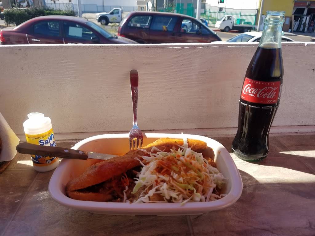 Tortas Ahogadas La Rosita | restaurant | Blvd. Fundadores 1, El Rubi, 22626 Tijuana, B.C., Mexico | 016642667770 OR +52 664 266 7770