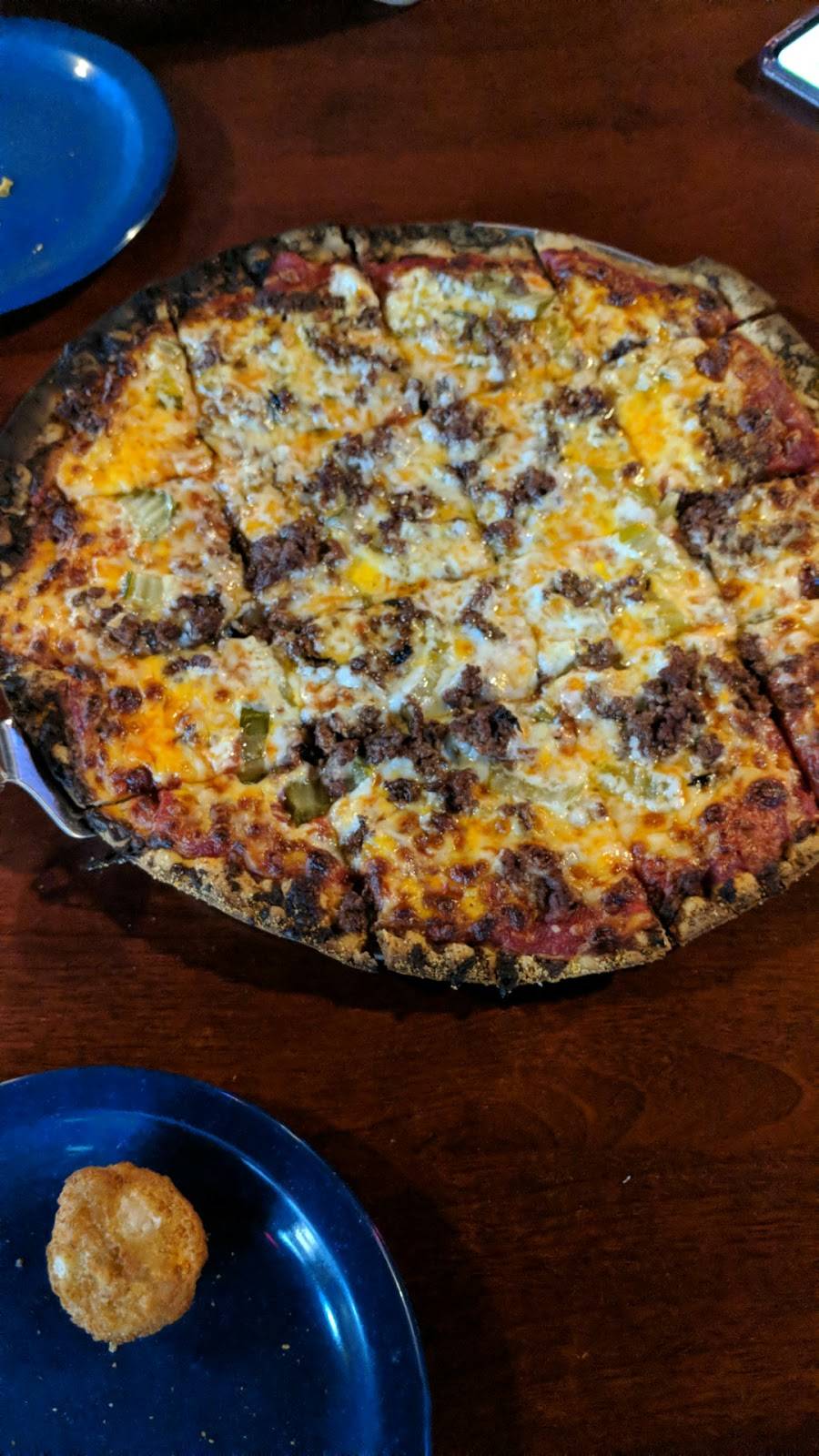 Crazy Beaver Grub & Pub | restaurant | 510 S Oak St, Chebanse, IL 60922, USA | 8156973239 OR +1 815-697-3239