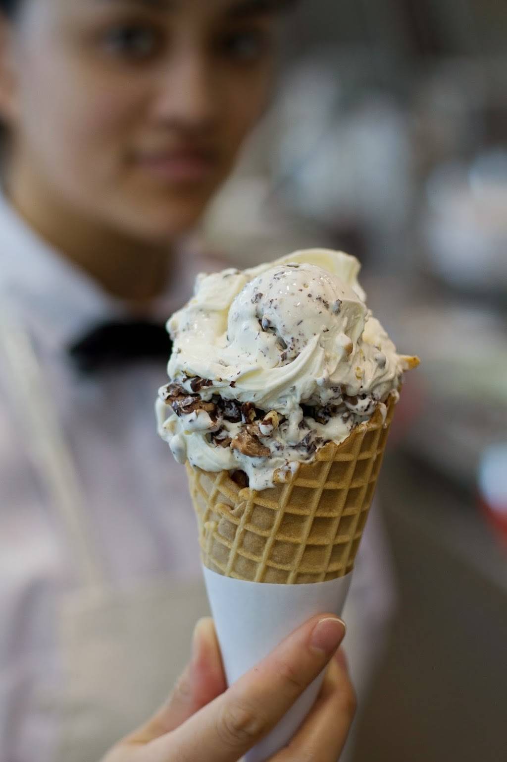 Kopps Frozen Custard | restaurant | 7631 W Layton Ave, Greenfield, WI 53220, USA | 4142824312 OR +1 414-282-4312