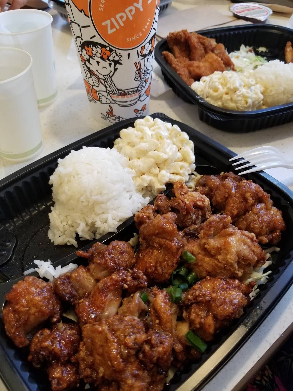 Zippys Kapolei | restaurant | 950 Kamokila Blvd #2008, Kapolei, HI 96707, USA | 8086741773 OR +1 808-674-1773