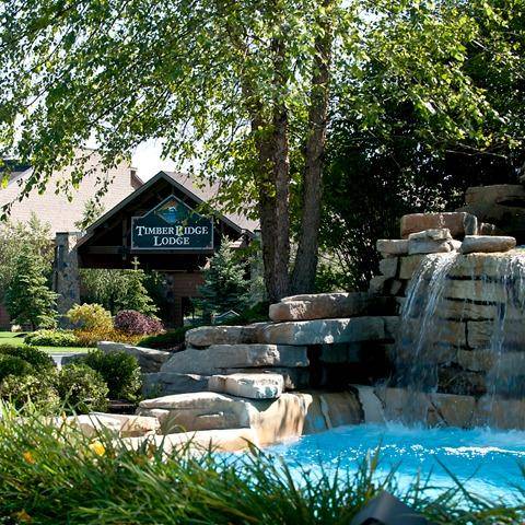 Smokeys Bar-B-Que House | restaurant | 7020 Grand Geneva Way, Lake Geneva, WI 53147, USA | 2622493400 OR +1 262-249-3400