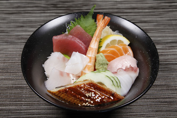 Fujisan Sushi | restaurant | 1560 Ocotillo Dr Suite O, El Centro, CA 92243, USA | 7609704436 OR +1 760-970-4436