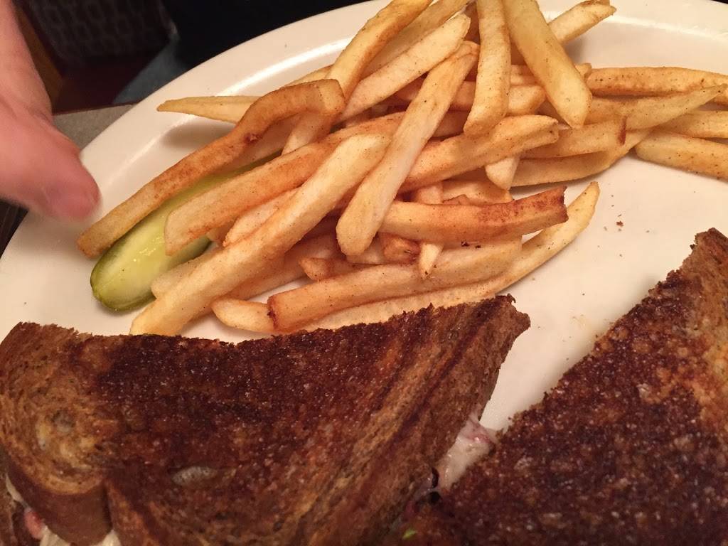 The Creamery Crossing | restaurant | 2 S Pine Dr, Circle Pines, MN 55014, USA | 7637109112 OR +1 763-710-9112