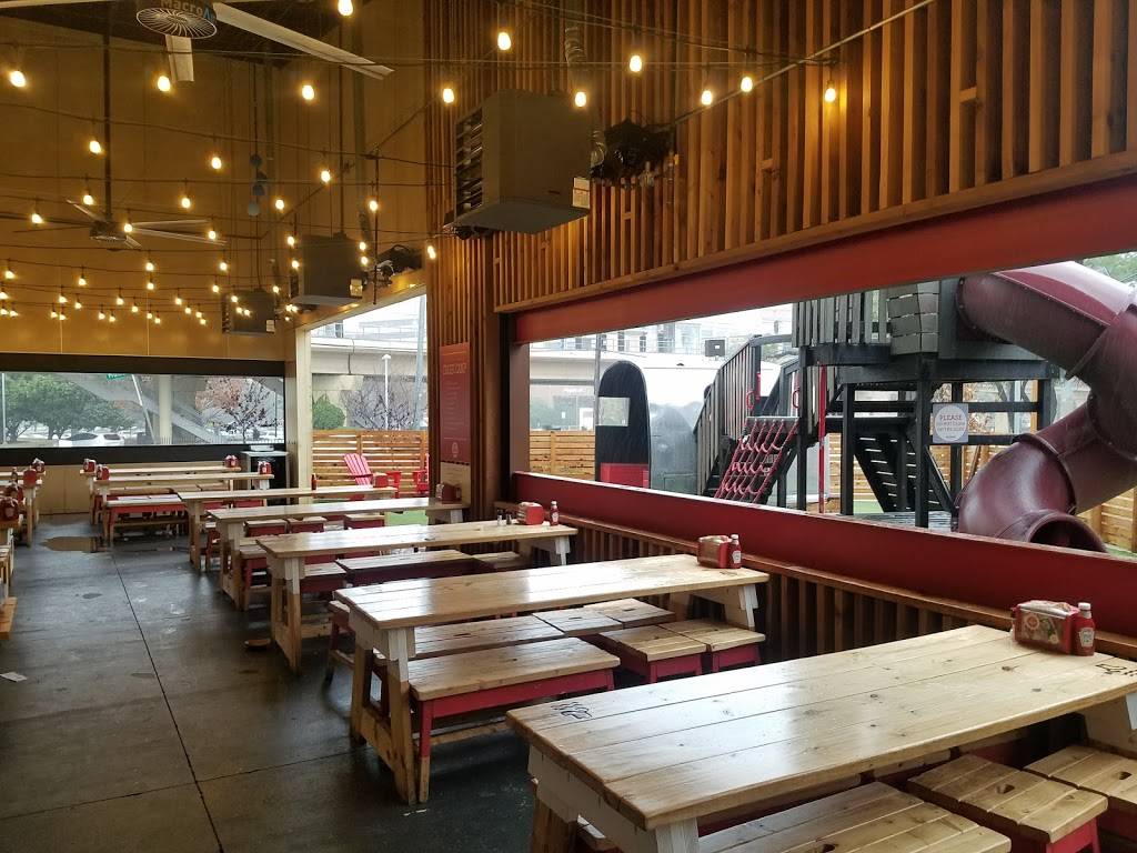 Hat Creek Burger Company | restaurant | 8185 Walnut Hill Ln Suite 1400, Dallas, TX 75231, USA | 4692063305 OR +1 469-206-3305