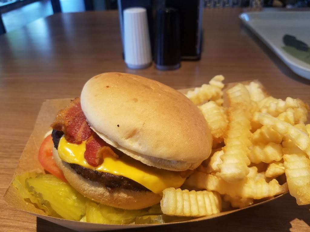 Omaha Steaks® Grill & Patio | restaurant | 3701 S 10th St, Omaha, NE 68107, USA | 4027338400 OR +1 402-733-8400