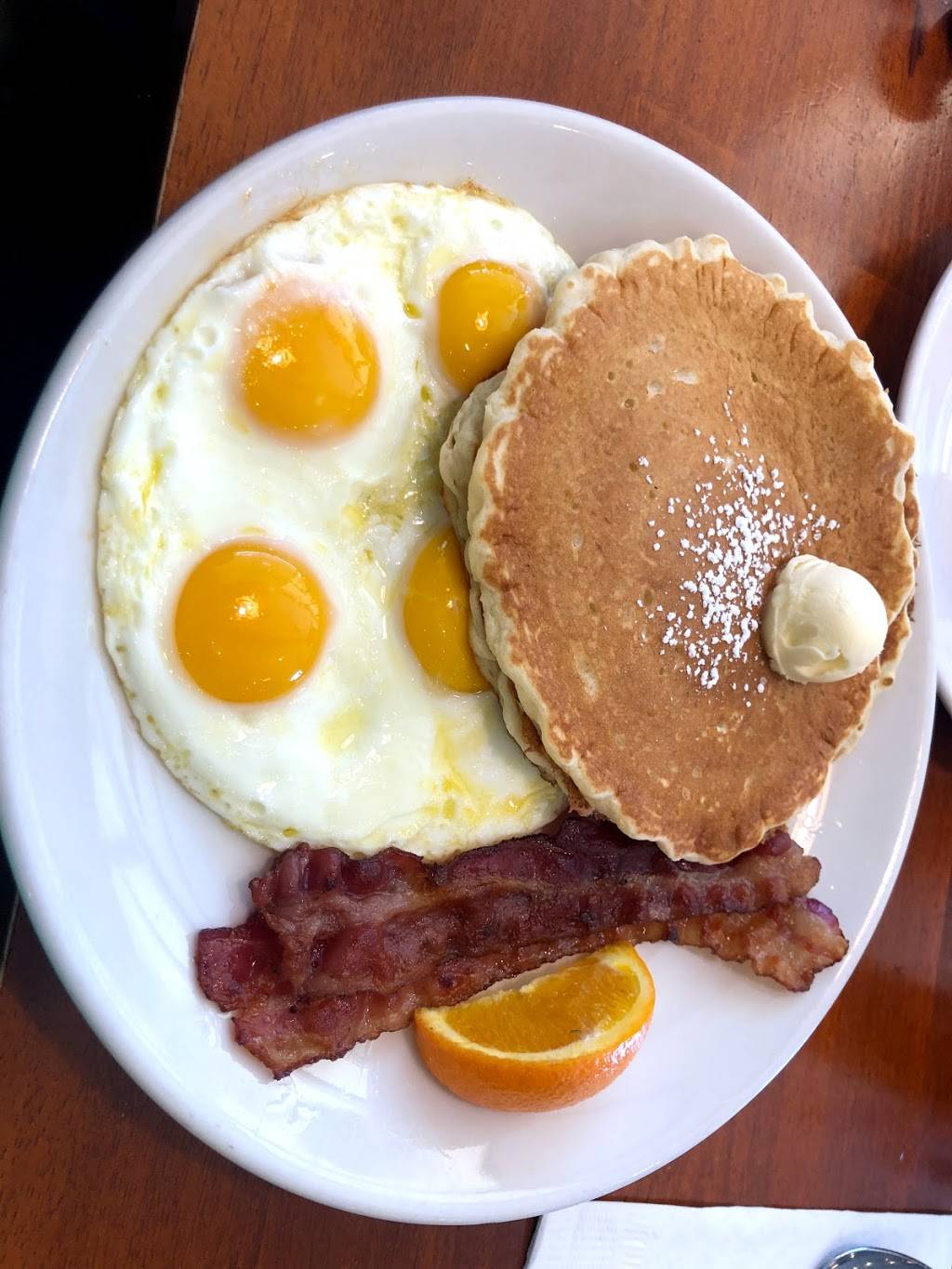 Blueberry Hill Pancake House | restaurant | 405 N Eola Rd, Aurora, IL 60502, USA | 6304991500 OR +1 630-499-1500