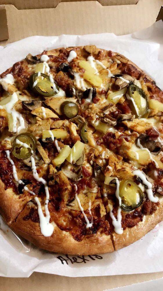 Cravin Fired Fast Pizza | restaurant | 240 Range 12 Blvd, Denham Springs, LA 70726, USA | 2252434424 OR +1 225-243-4424