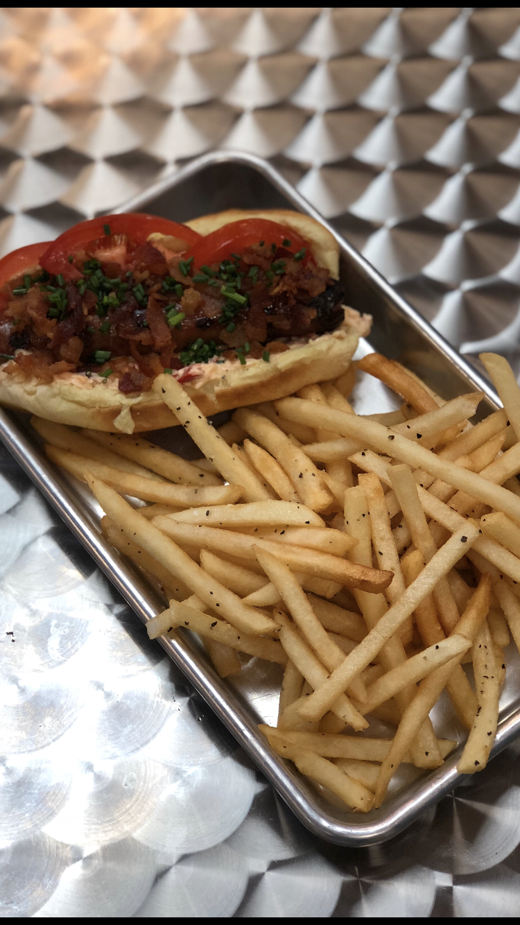 The Dog House | restaurant | Greeneville, TN 37745, USA | 4236097179 OR +1 423-609-7179