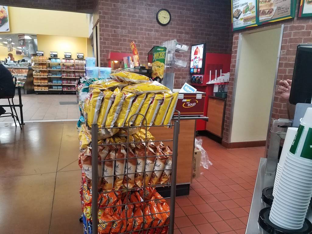 Subway Restaurants | restaurant | 1205 S Illinois Rte 31, Crystal Lake, IL 60014, USA | 8154441103 OR +1 815-444-1103