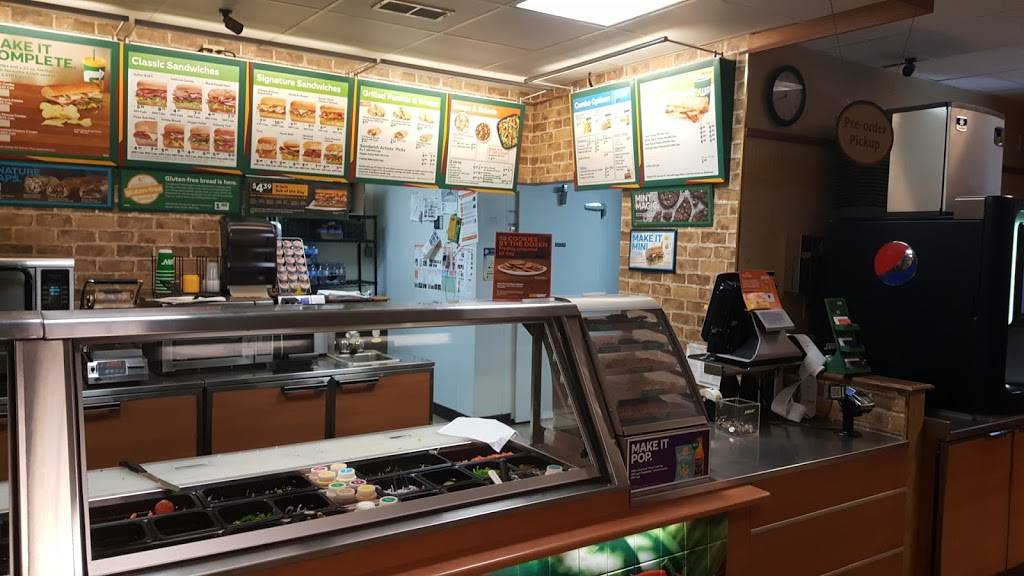 Subway | restaurant | 247 Centennial Pkwy N Unit # 16, Hamilton, ON L8E 2X3, Canada | 9055600335 OR +1 905-560-0335