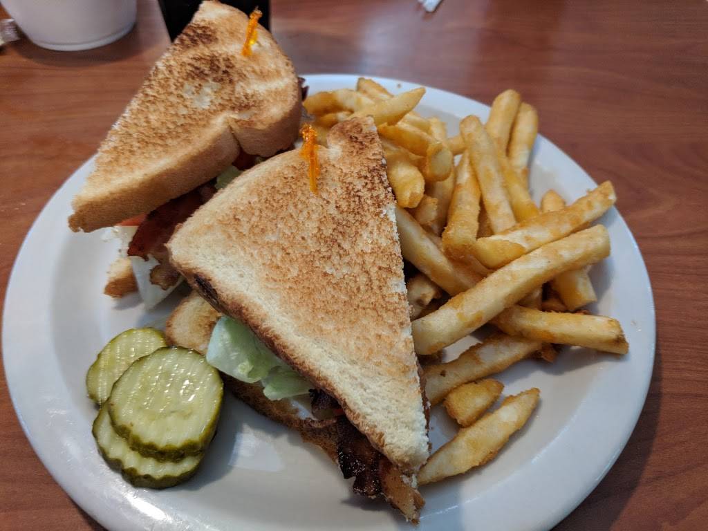 Crossroads Cafe | restaurant | 2002 IL-1, Marshall, IL 62441, USA | 2178265829 OR +1 217-826-5829