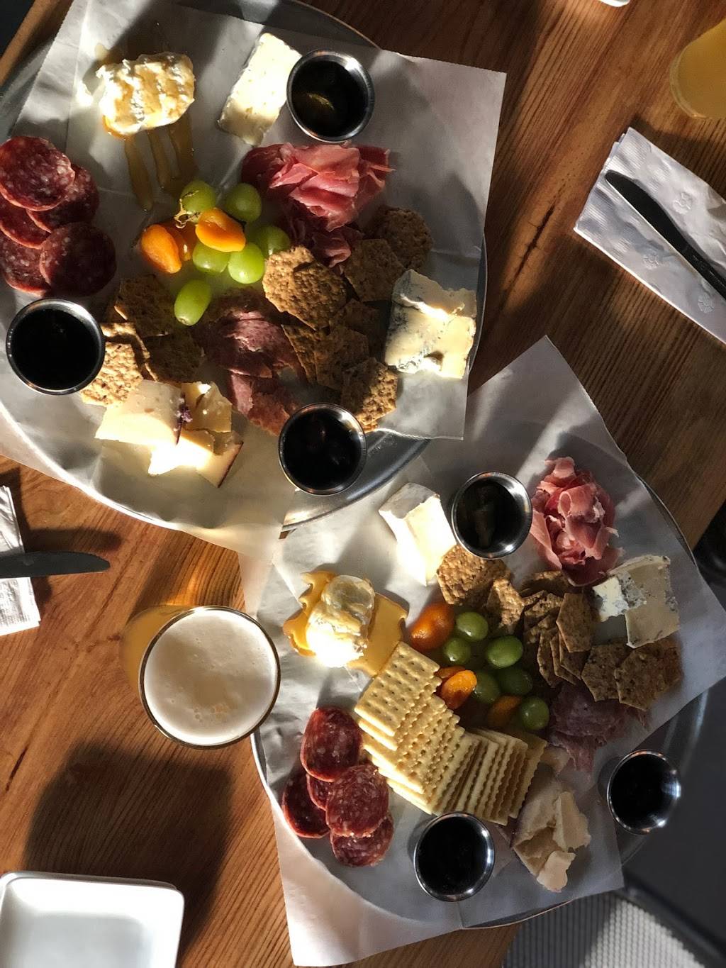 Eight-Foot Brewing | restaurant | 4417 SE 16th Pl, Cape Coral, FL 33904, USA | 2399842655 OR +1 239-984-2655