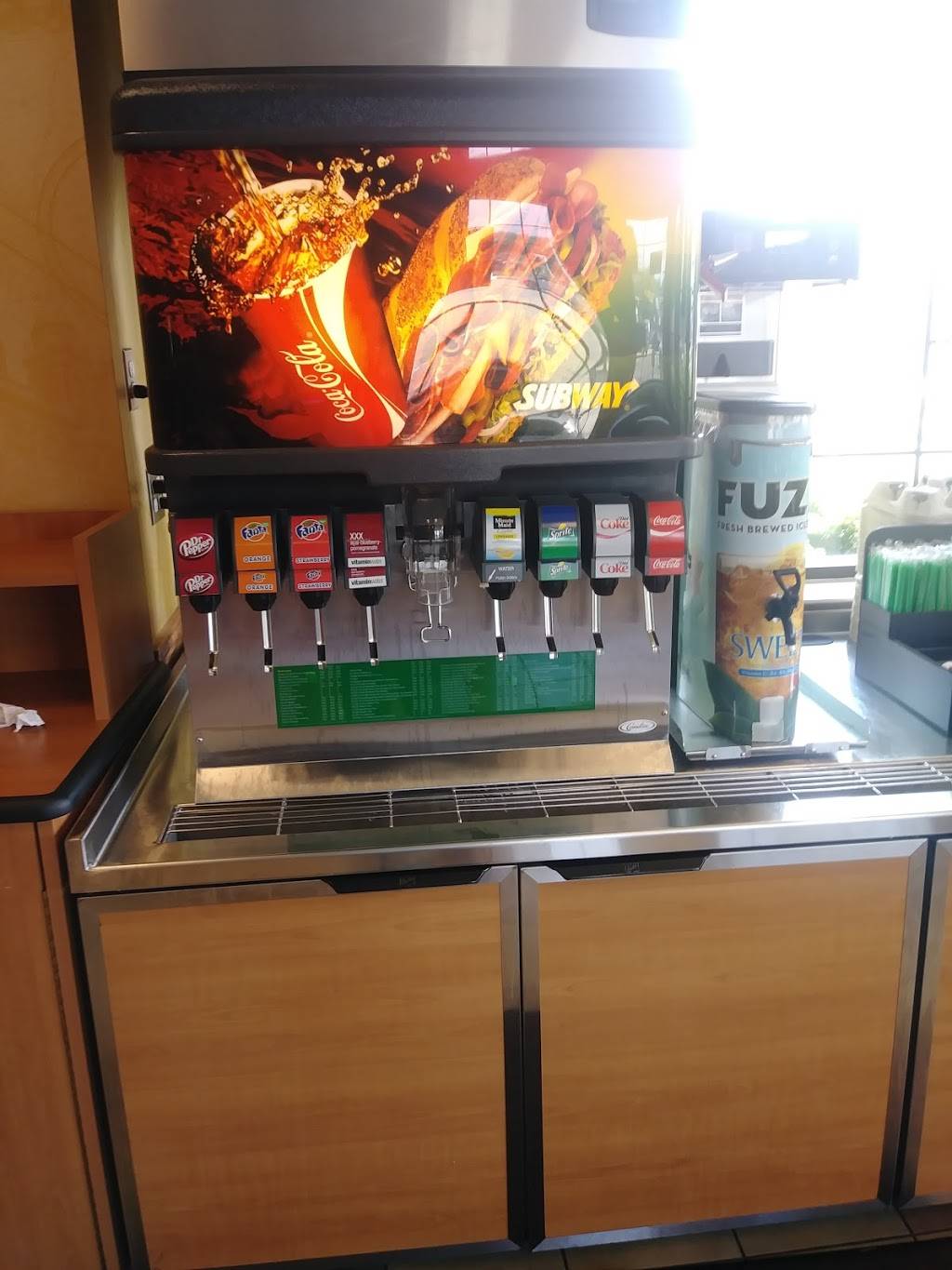 Subway | restaurant | 19100 James Couzens Fwy, Detroit, MI 48235, USA | 3134689959 OR +1 313-468-9959