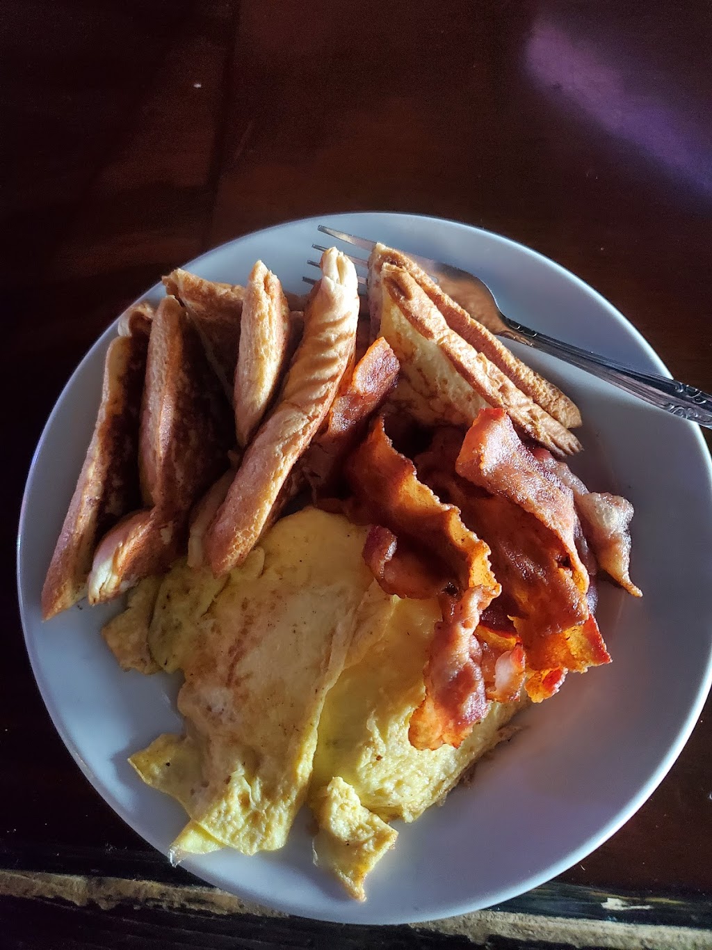 Skwurt Inn | restaurant | 3201 NE Adams St, Peoria, IL 61603, USA | 3098392720 OR +1 309-839-2720