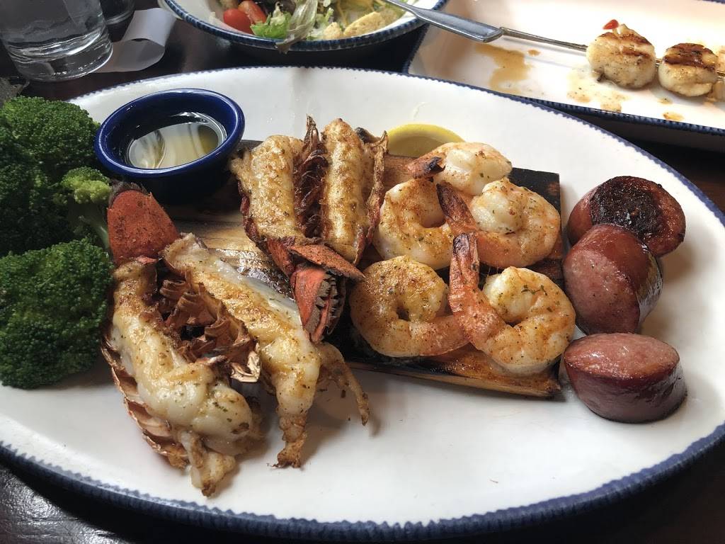 Red Lobster | restaurant | 1100 Buckeye Ave, Ames, IA 50010, USA | 5152322922 OR +1 515-232-2922