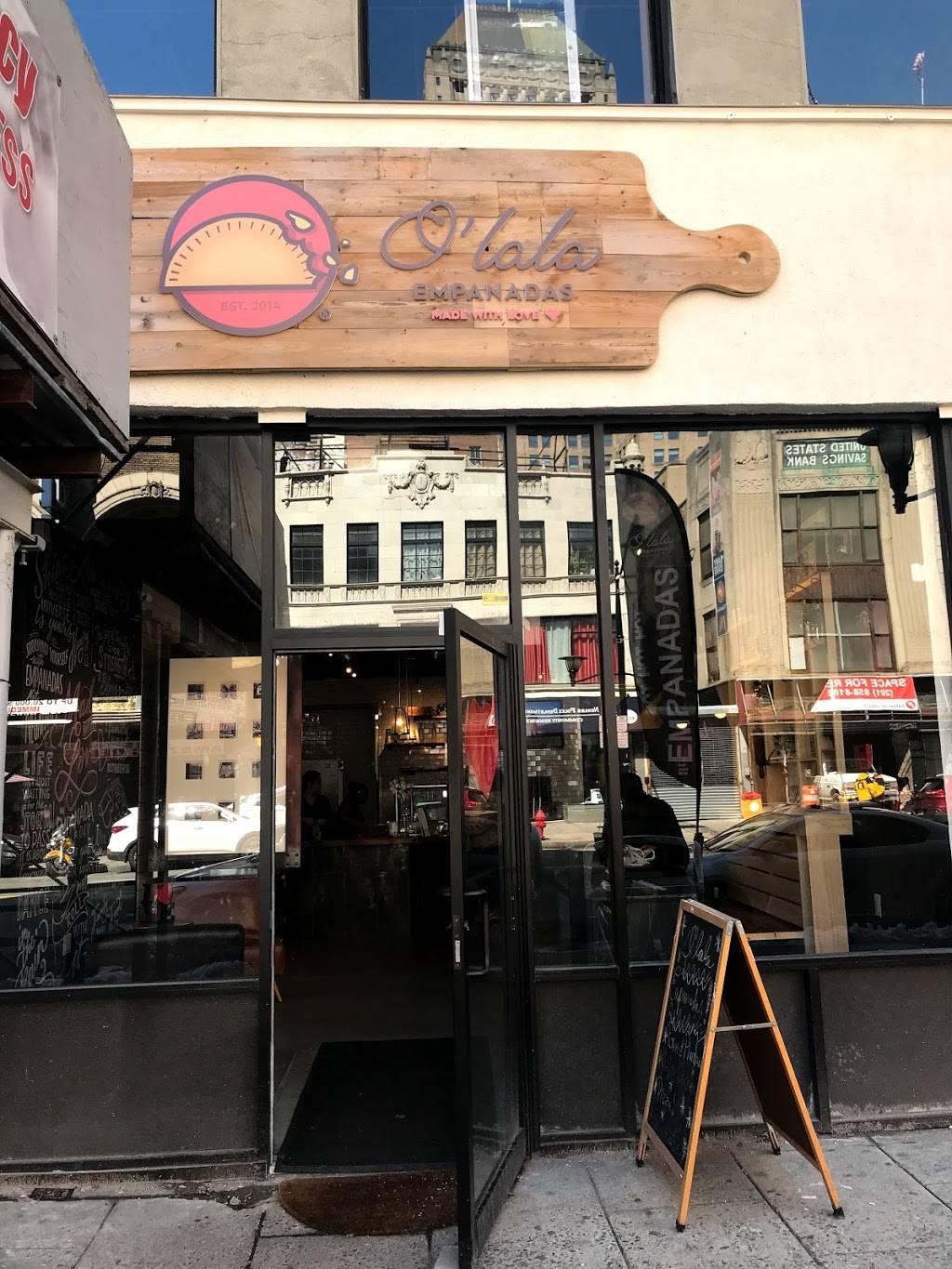 OLaLa Empanadas | restaurant | 194 Market St, Newark, NJ 07102, USA | 9737332000 OR +1 973-733-2000