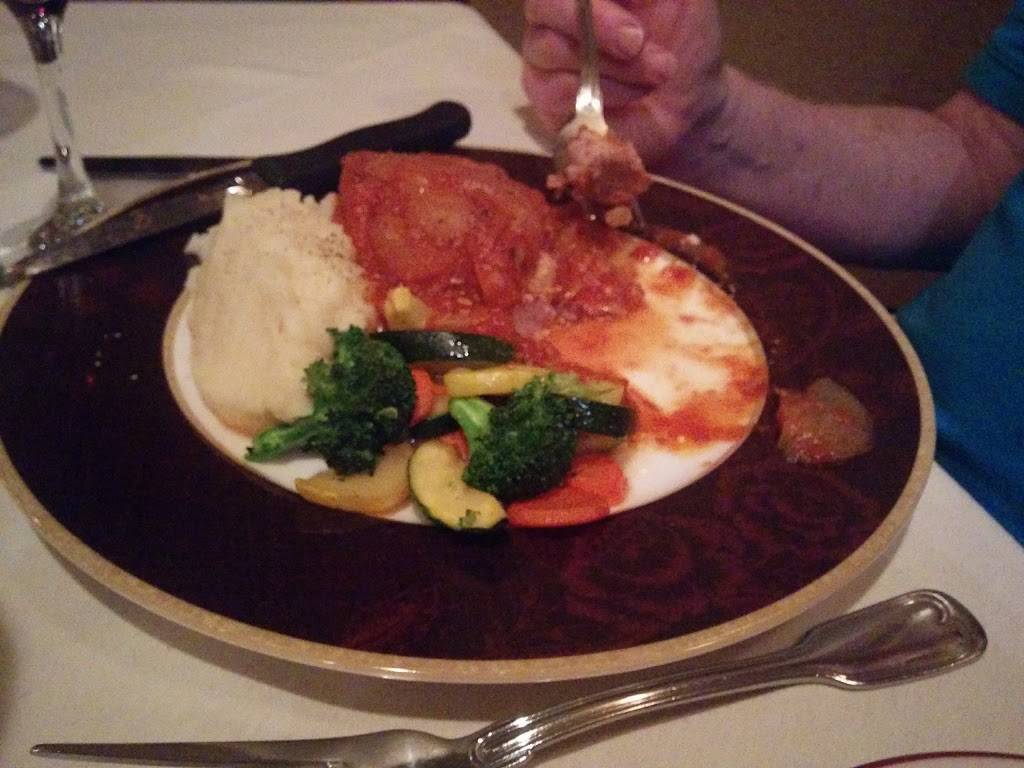 Floras Italian Cafe | restaurant | 841 William Hilton Pkwy, Hilton Head Island, SC 29928, USA | 8438428200 OR +1 843-842-8200