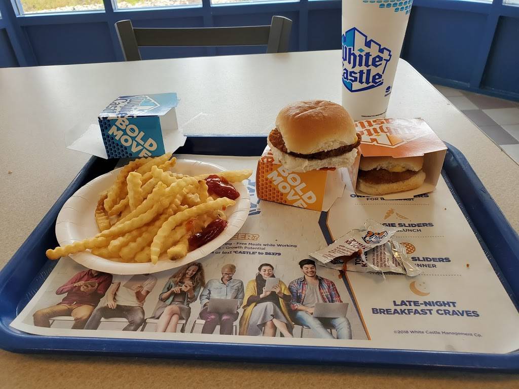White Castle | restaurant | 3 Eastport Plaza Dr, Collinsville, IL 62234, USA | 6183464328 OR +1 618-346-4328