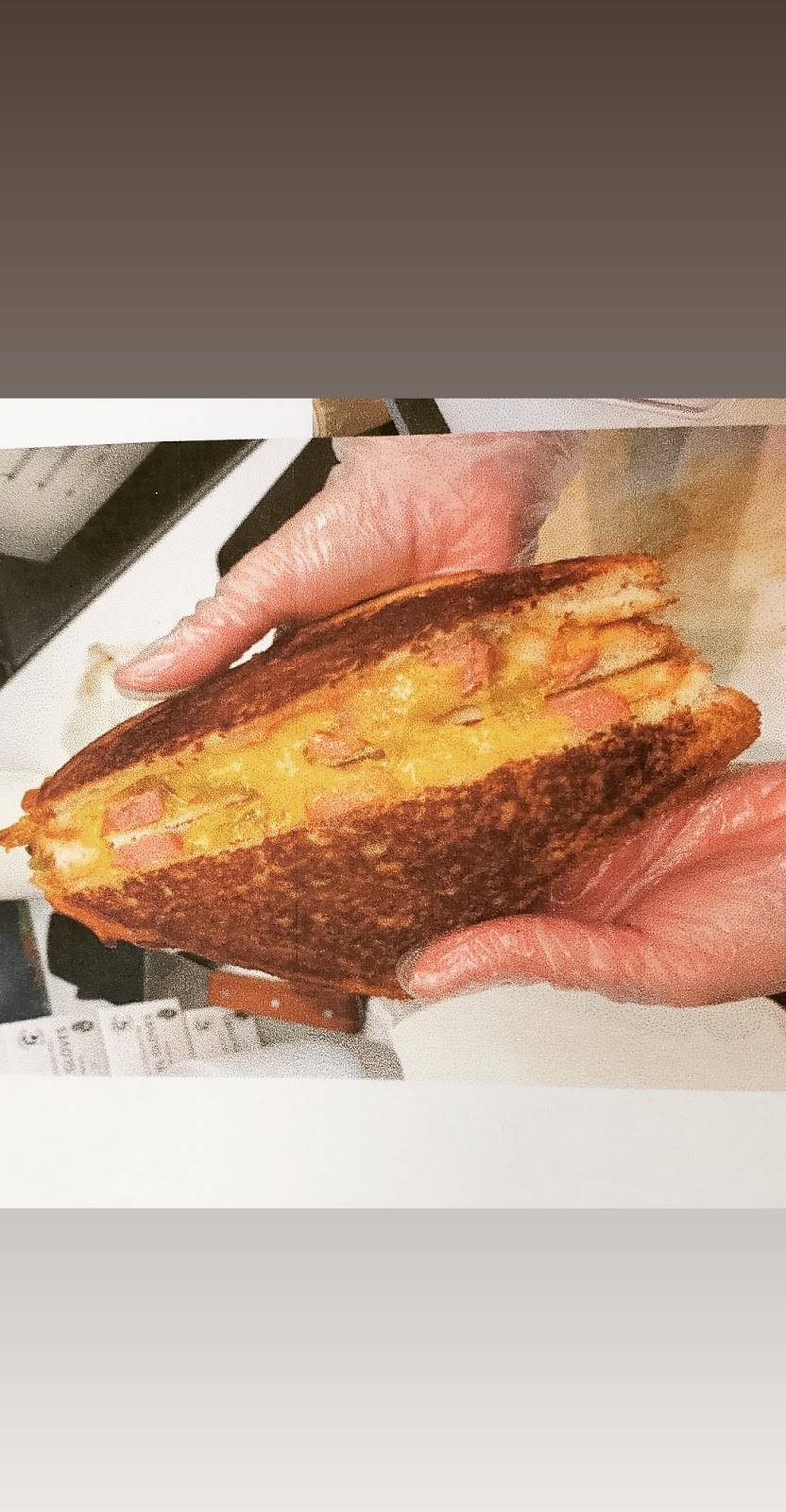 Cheesy Street Grill Wellesley | restaurant | 900 Worcester St, Wellesley, MA 02482, USA | 7814893187 OR +1 781-489-3187