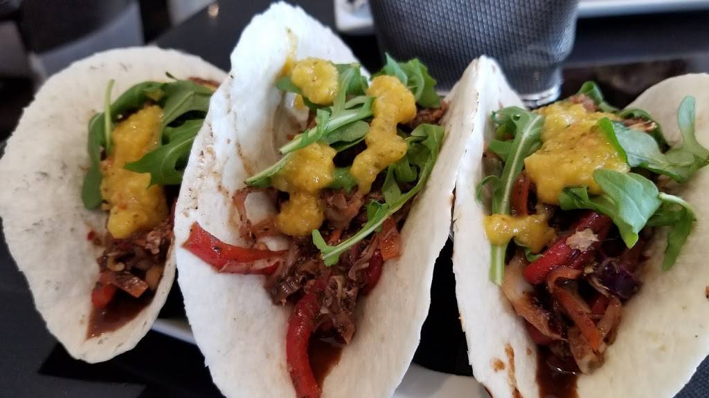 Iggys Grill Bar Patio | restaurant | 8525 Mississauga Rd, Brampton, ON L6Y 0C1, Canada | 9054559095 OR +1 905-455-9095