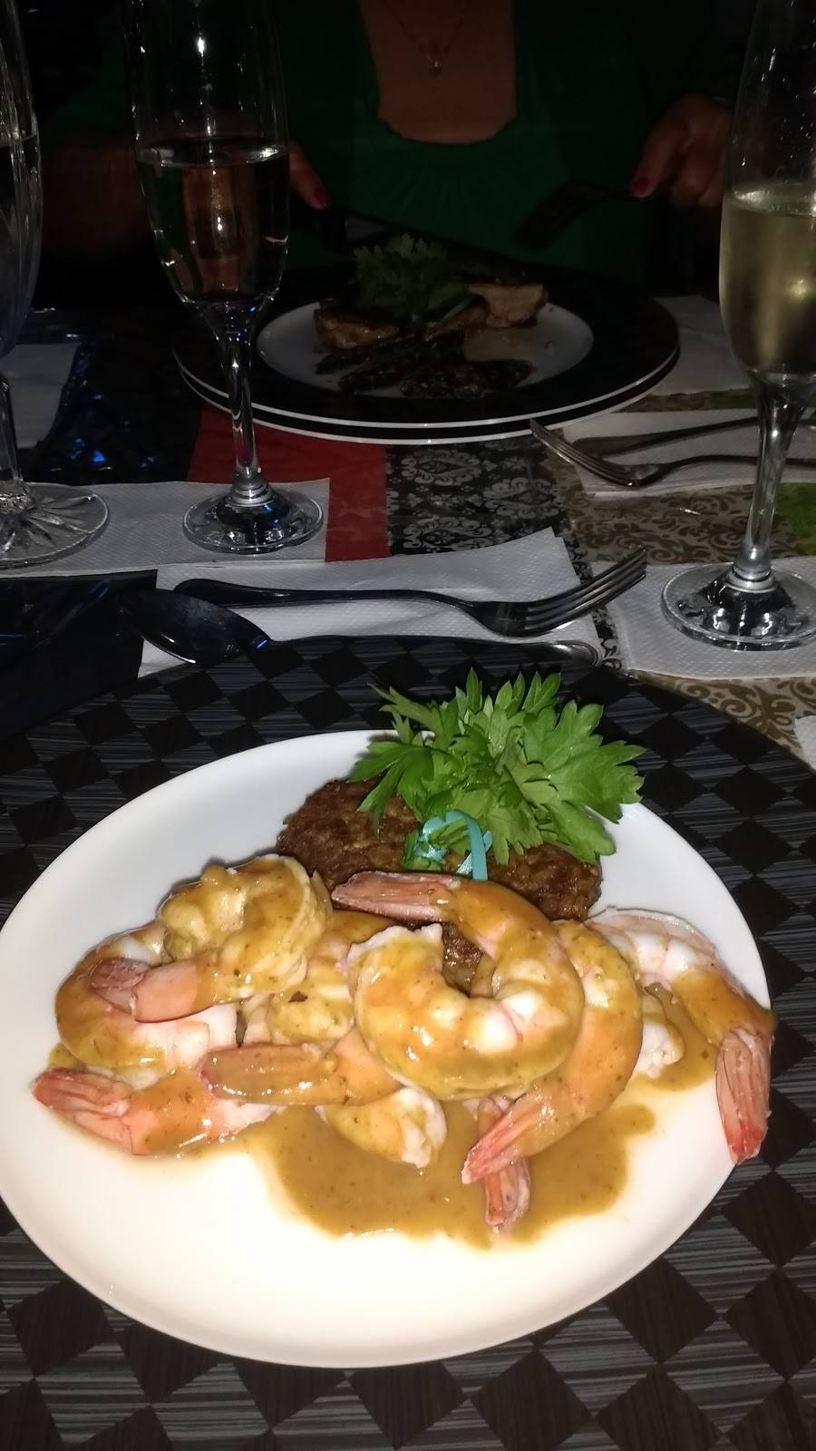 Grouchy Chef | restaurant | 4433 Russell Rd #113, Mukilteo, WA 98275, USA | 4254939754 OR +1 425-493-9754