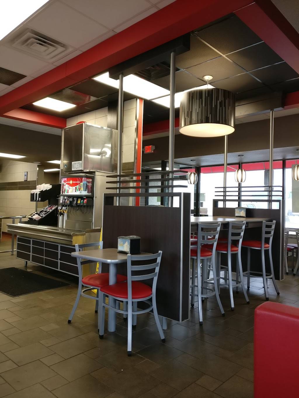 Hardees | restaurant | 1951 Lynnhaven Pkwy, Virginia Beach, VA 23453, USA | 7574712068 OR +1 757-471-2068