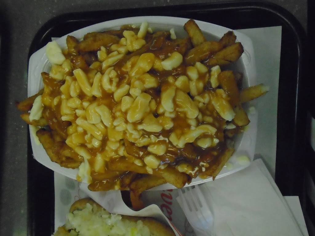 Restaurant Bouf-Vite | restaurant | 13088 Rue Sherbrooke E, Pointe-aux-Trembles, QC H1A 3W2, Canada | 5146429437 OR +1 514-642-9437