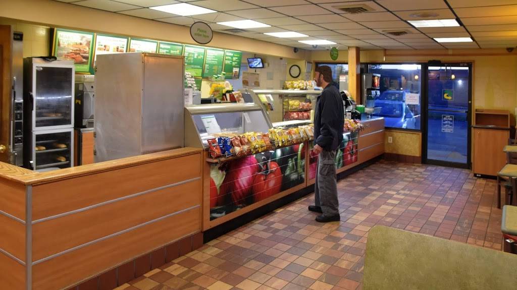 Subway | restaurant | 356 Mariano S. Bishop Blvd, Fall River, MA 02721, USA | 5086755559 OR +1 508-675-5559