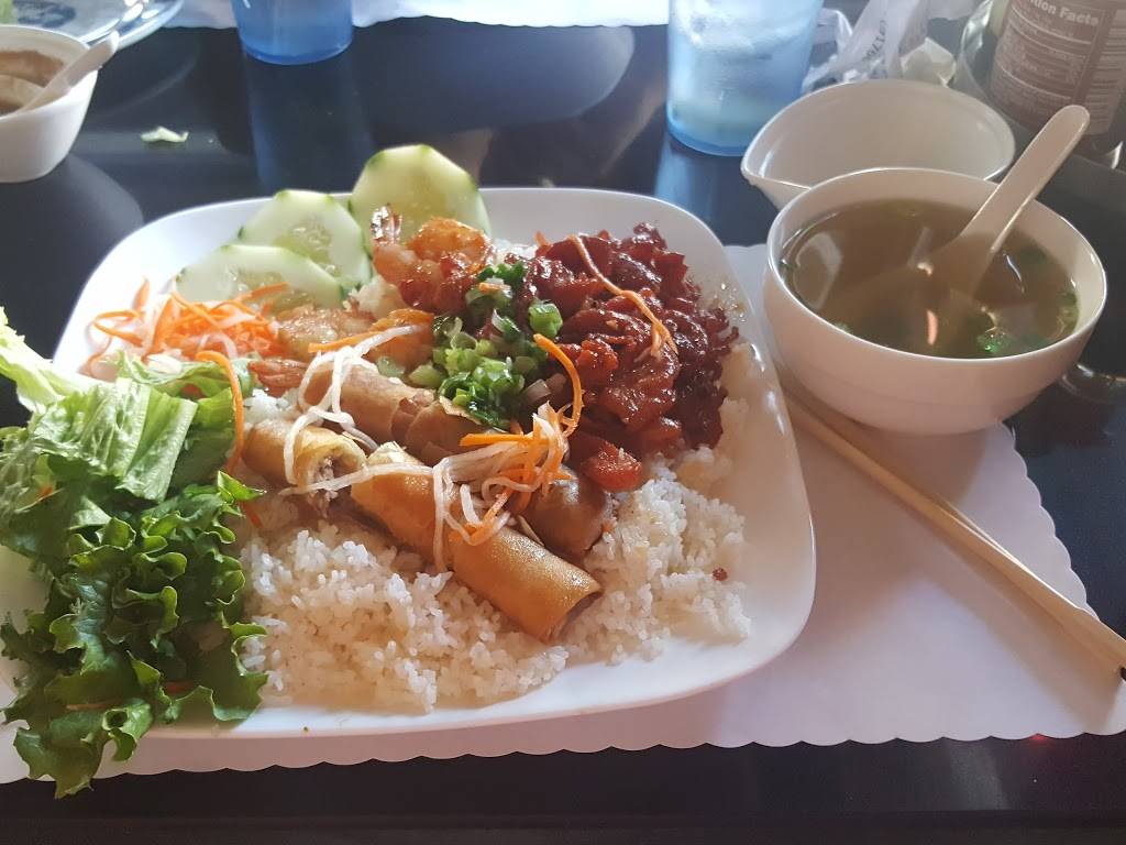 Pho Vina | restaurant | 281 S Thomas St, Pomona, CA 91766, USA | 9098656777 OR +1 909-865-6777