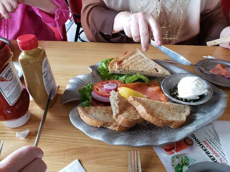 Katzs Deli | meal takeaway | 616 Westheimer Rd, Houston, TX 77006, USA | 7135213838 OR +1 713-521-3838