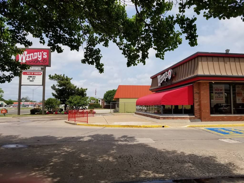 Wendys | restaurant | 1012 S Broadway, Edmond, OK 73034, USA | 4053482632 OR +1 405-348-2632